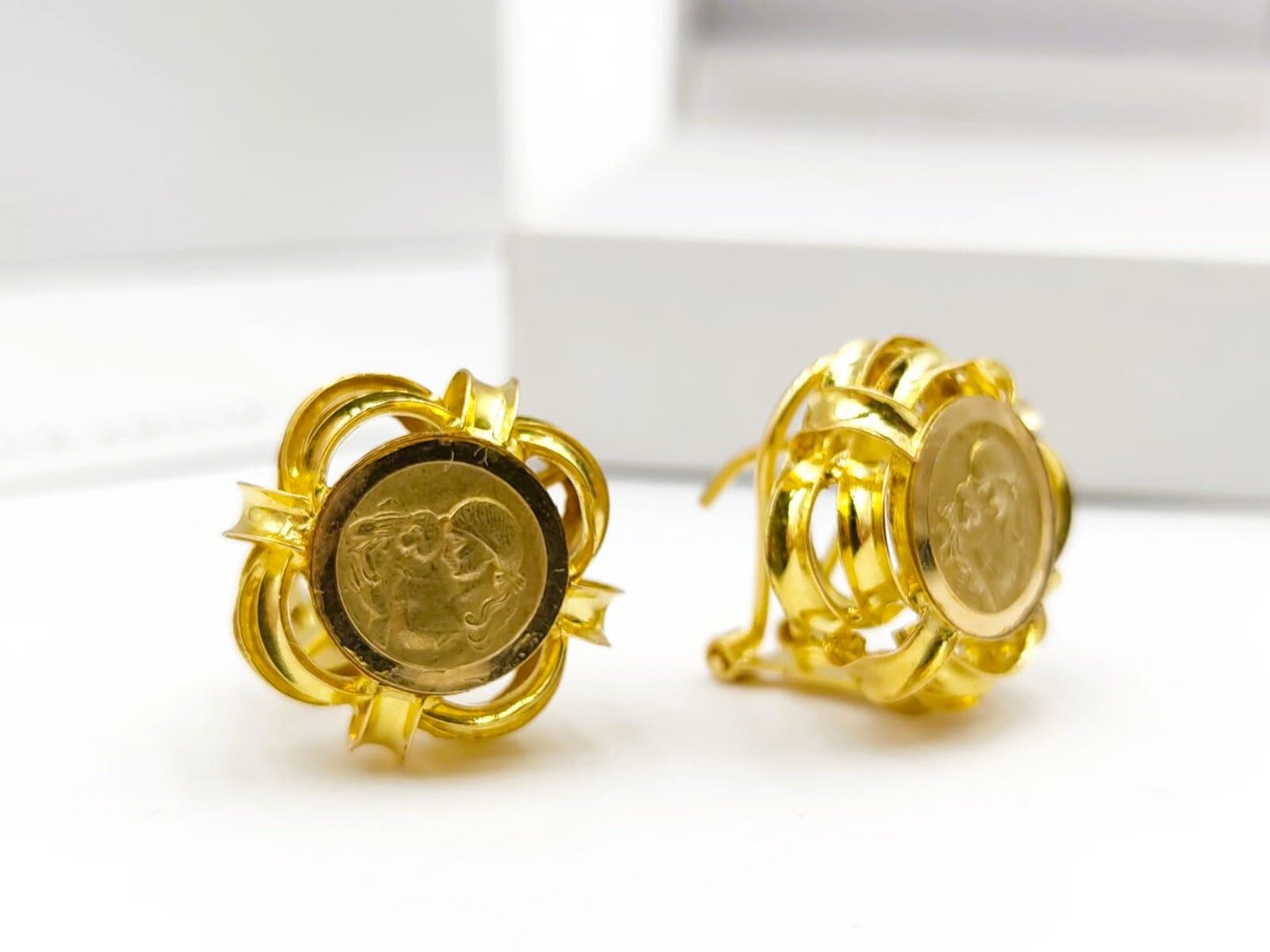 PENDIENTES ORO 18K HALLE