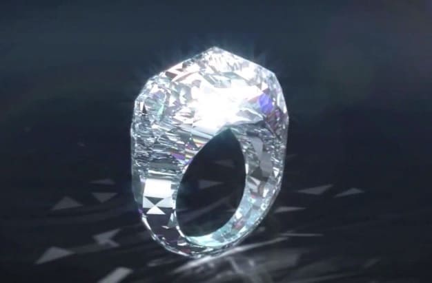 Anillo creado integramente por un diamante