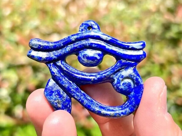 Amuleto creado con lapislázuli